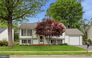 3824 BEECH DOWN DR, Chantilly, VA 20151