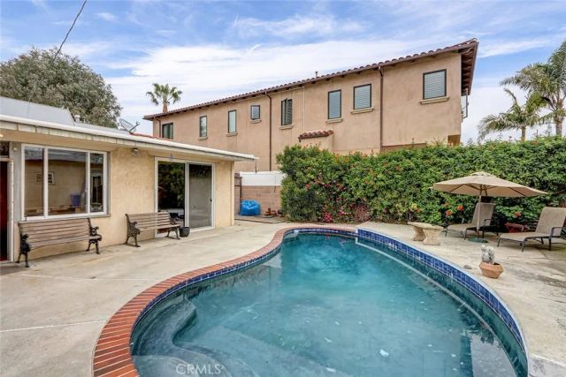 222 Avenue D, Redondo Beach, CA 90277