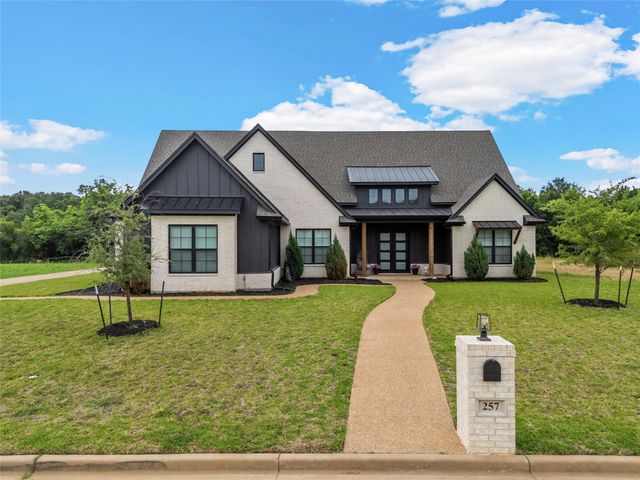 257 Fox Run Lane, Robinson, TX 76706