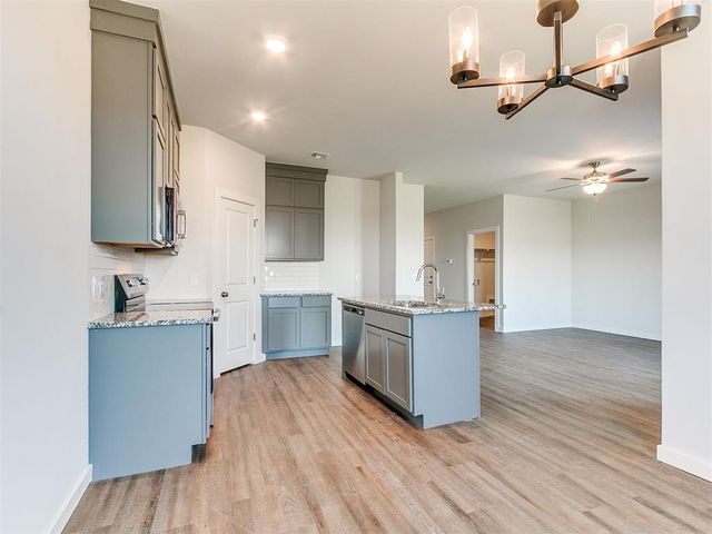 1713 Oak Way, Tuttle, OK 73089