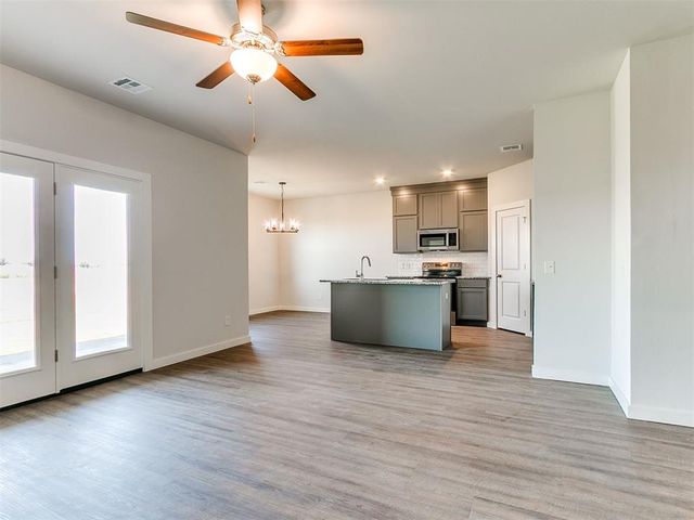 1713 Oak Way, Tuttle, OK 73089