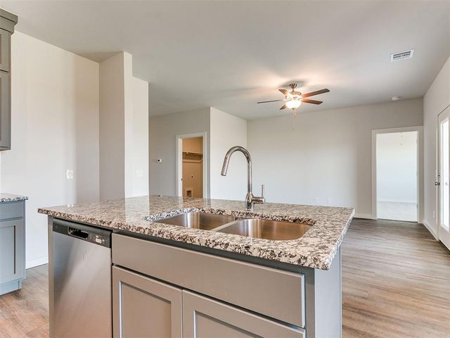 1713 Oak Way, Tuttle, OK 73089