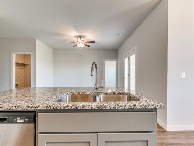 1713 Oak Way, Tuttle, OK 73089