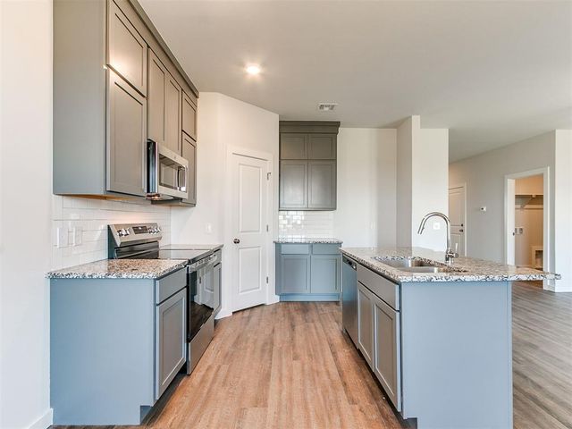 1713 Oak Way, Tuttle, OK 73089