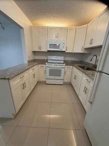 5930 Whispering Pine Way B-1, Greenacres, FL 33463