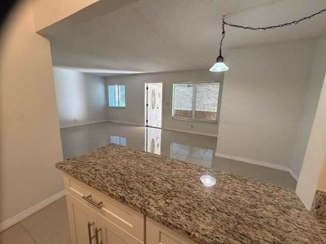 5930 Whispering Pine Way B-1, Greenacres, FL 33463