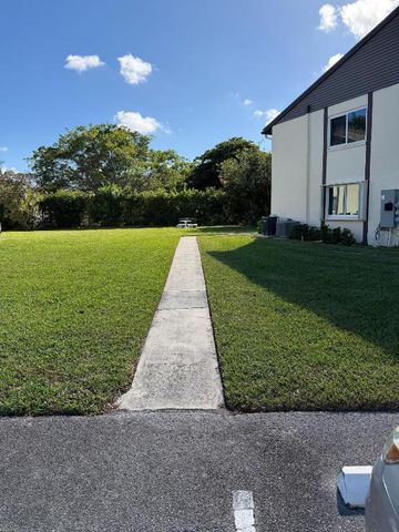 5930 Whispering Pine Way B-1, Greenacres, FL 33463