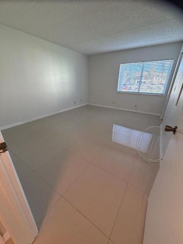 5930 Whispering Pine Way B-1, Greenacres, FL 33463