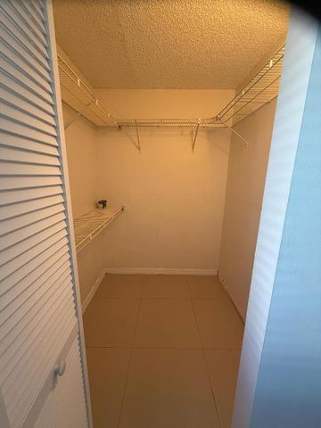 5930 Whispering Pine Way B-1, Greenacres, FL 33463