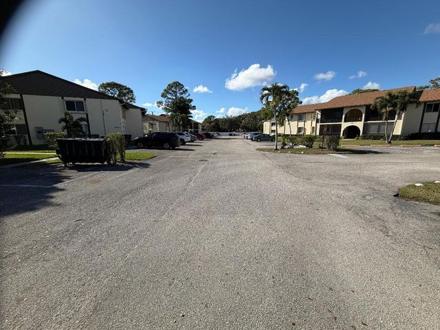 5930 Whispering Pine Way B-1, Greenacres, FL 33463