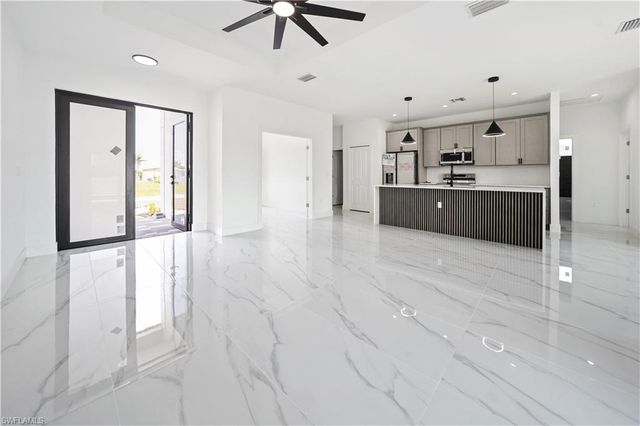 2511 7th ST, Cape Coral, FL 33993