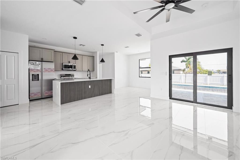 Image 3 of property listing at 2511 7th ST, Cape Coral, FL 33993