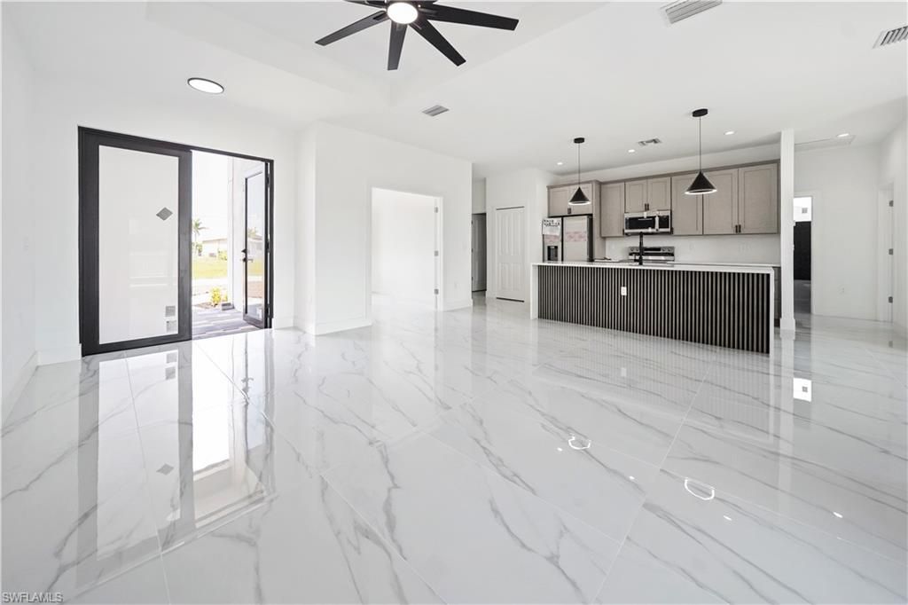 Image 5 of property listing at 2511 7th ST, Cape Coral, FL 33993