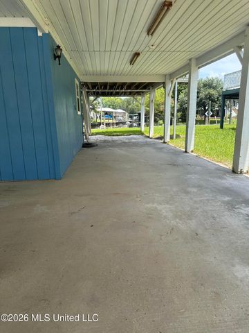 6236 Pontiac Drive, Kiln, MS 39556