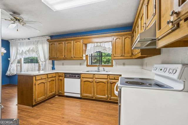 1192 Lakeview Road, Grayson, GA 30017