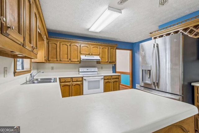 1192 Lakeview Road, Grayson, GA 30017