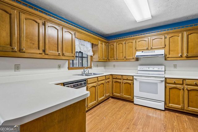 1192 Lakeview Road, Grayson, GA 30017