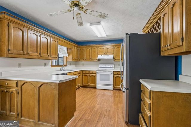 1192 Lakeview Road, Grayson, GA 30017
