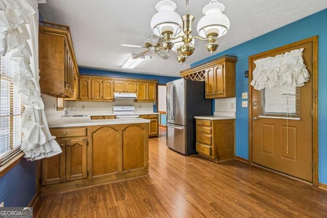 1192 Lakeview Road, Grayson, GA 30017