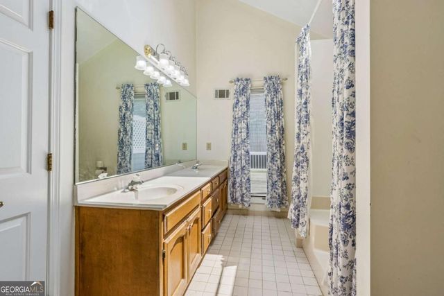 1192 Lakeview Road, Grayson, GA 30017