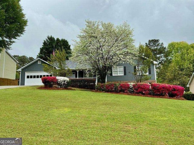 1192 Lakeview Road, Grayson, GA 30017