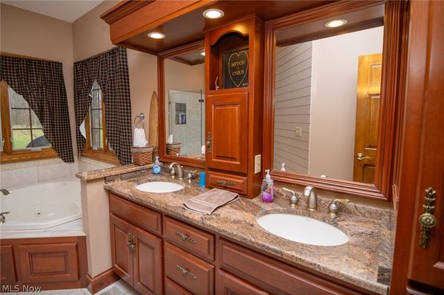 44290 Denise Lane, St Clairsville, OH 43950