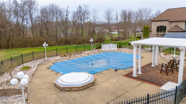 44290 Denise Lane, St Clairsville, OH 43950
