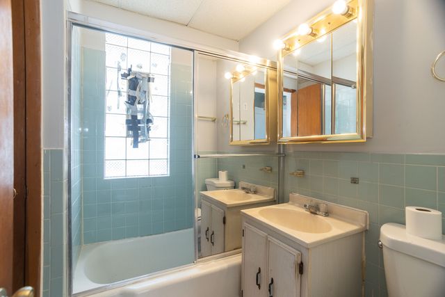 8018 S Bennett Avenue, Chicago, IL 60617