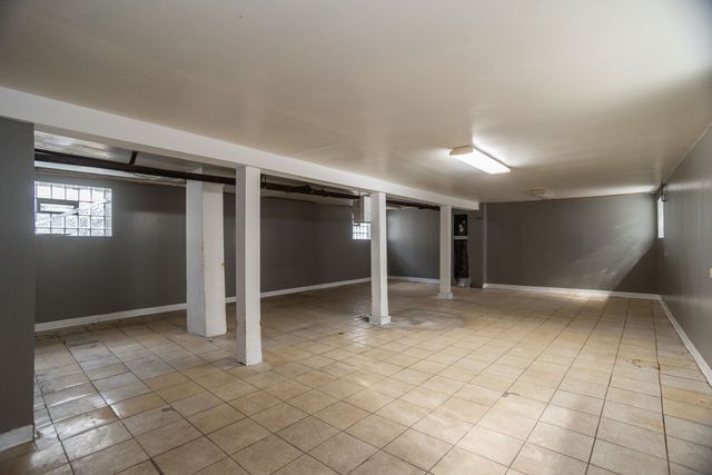 8018 S Bennett Avenue, Chicago, IL 60617