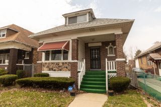 8018 S Bennett Avenue, Chicago, IL 60617