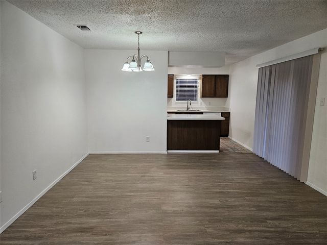 2004 Peacock Lane, Greenville, TX 75402