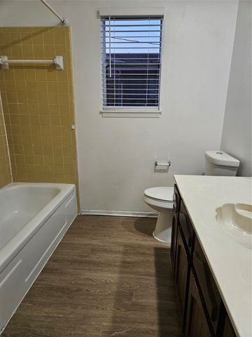 2004 Peacock Lane, Greenville, TX 75402