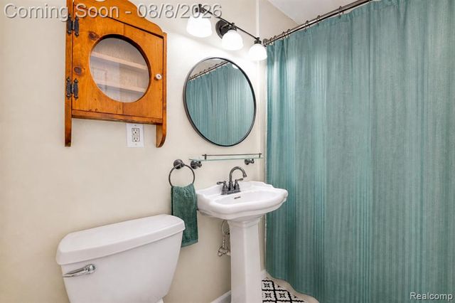 1105 Hasper Drive, Ann Arbor, MI 48103