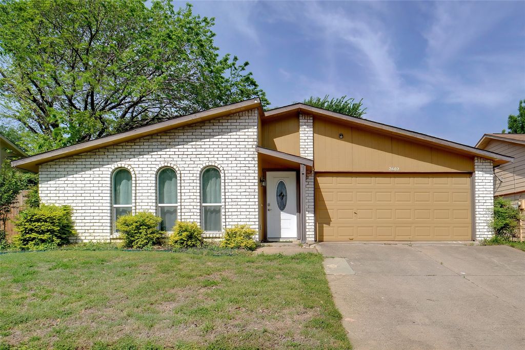 2602 Meadowview Drive, Arlington, TX 76016