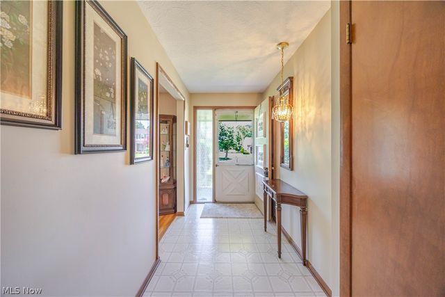 13899 Chippewa Trail, Middleburg Heights, OH 44130