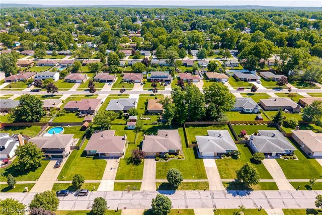 13899 Chippewa Trail, Middleburg Heights, OH 44130