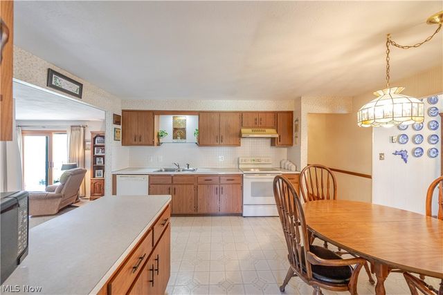 13899 Chippewa Trail, Middleburg Heights, OH 44130