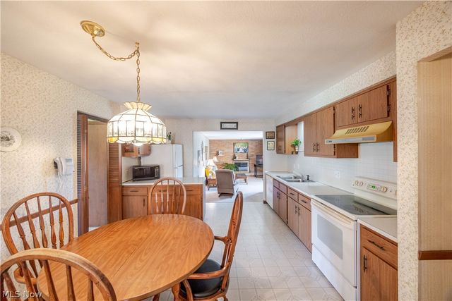 13899 Chippewa Trail, Middleburg Heights, OH 44130
