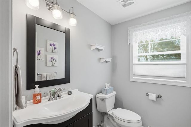 17 Cronin Way, Woburn, MA 01801