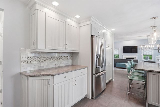 17 Cronin Way, Woburn, MA 01801