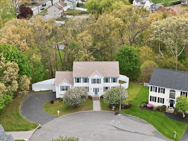 17 Cronin Way, Woburn, MA 01801