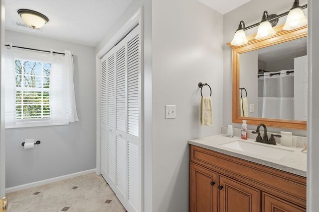 17 Cronin Way, Woburn, MA 01801