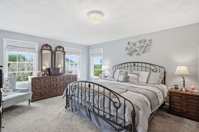 17 Cronin Way, Woburn, MA 01801