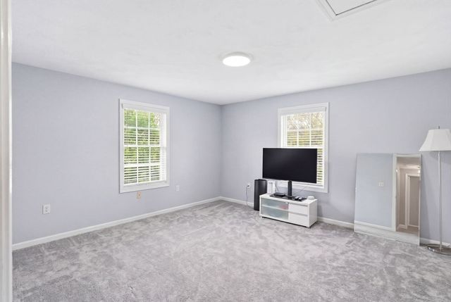 17 Cronin Way, Woburn, MA 01801