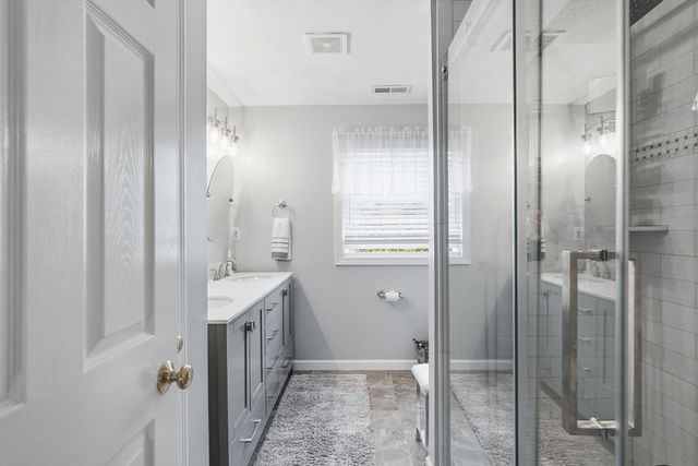 17 Cronin Way, Woburn, MA 01801