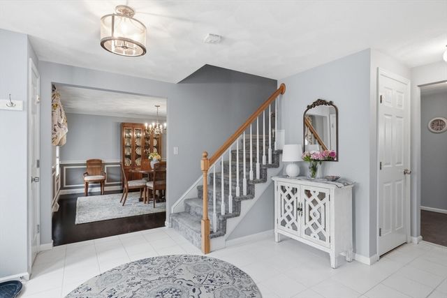 17 Cronin Way, Woburn, MA 01801