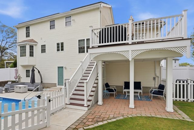 17 Cronin Way, Woburn, MA 01801