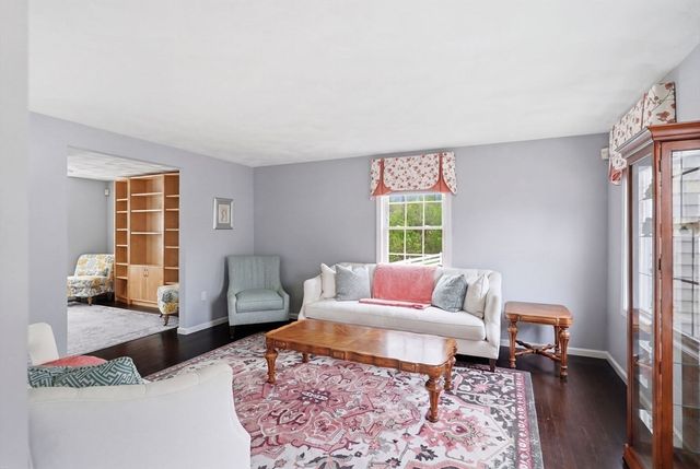17 Cronin Way, Woburn, MA 01801