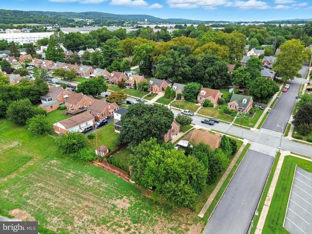 108 N OXFORD ST, York, PA 17402