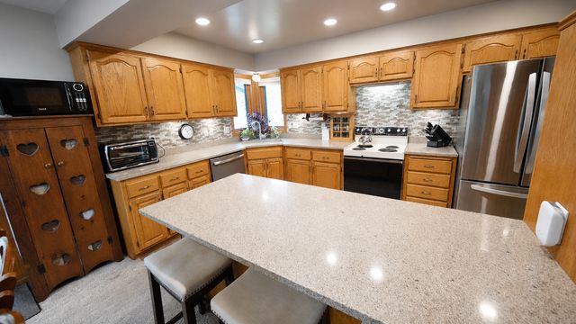 940 Douglas Court, Anoka, MN 55303